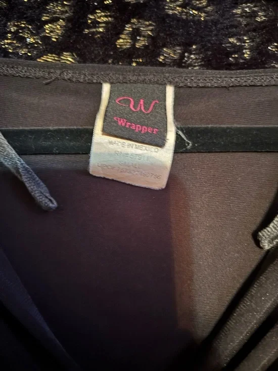 Y2K Wrapper Black V-Neck 3/4 Sleeve Women's Top Curvy Slimming Look - Picture 3 of 5